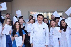 Na UKC-u RS uručena rješenja o specijalizaciji za 78 mladih ljekara