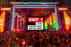 Kalvin Haris dolazi na "Exit"