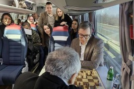 Na putu za Merošinu Vučić igra partiju šaha