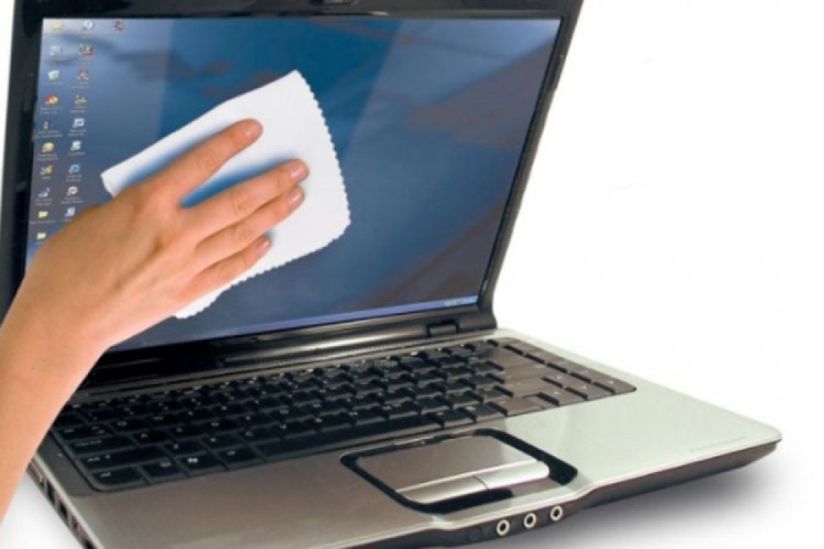Kako najlakše očistiti ekran laptopa