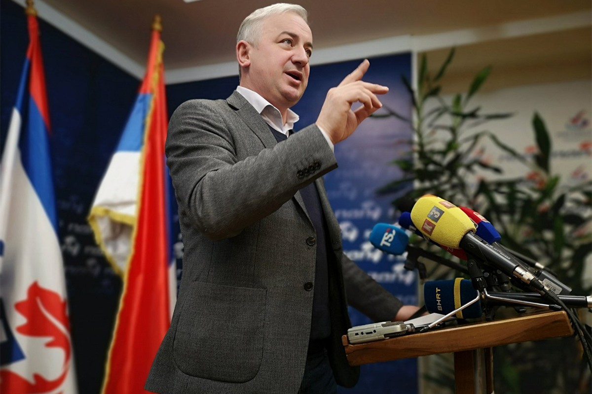 Borenović o posebnoj sjednici NS RS: Dodik i SNSD legalizovali nametnuti Inckov zakon