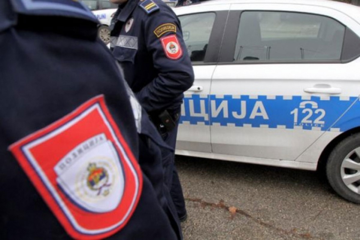 Banjalučanin iz auta ukrao vojničku košulju i novčanik