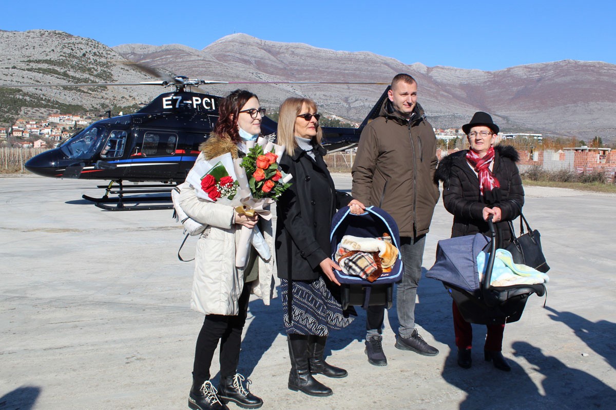 Trebinje: Vasilije i Dunja stigli kući helikopterom