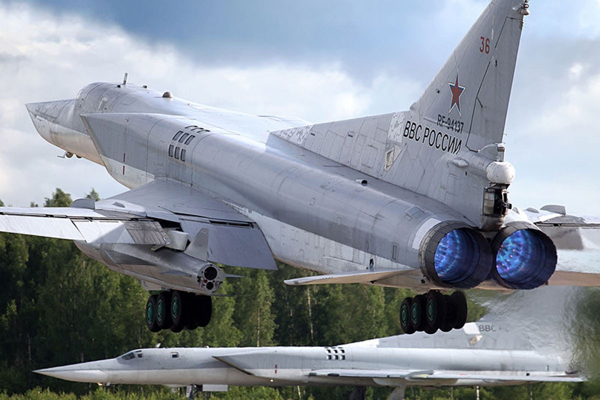 Dva ruska Tu-22M3 patrolirala bjeloruskim vazdušnim prostorom
