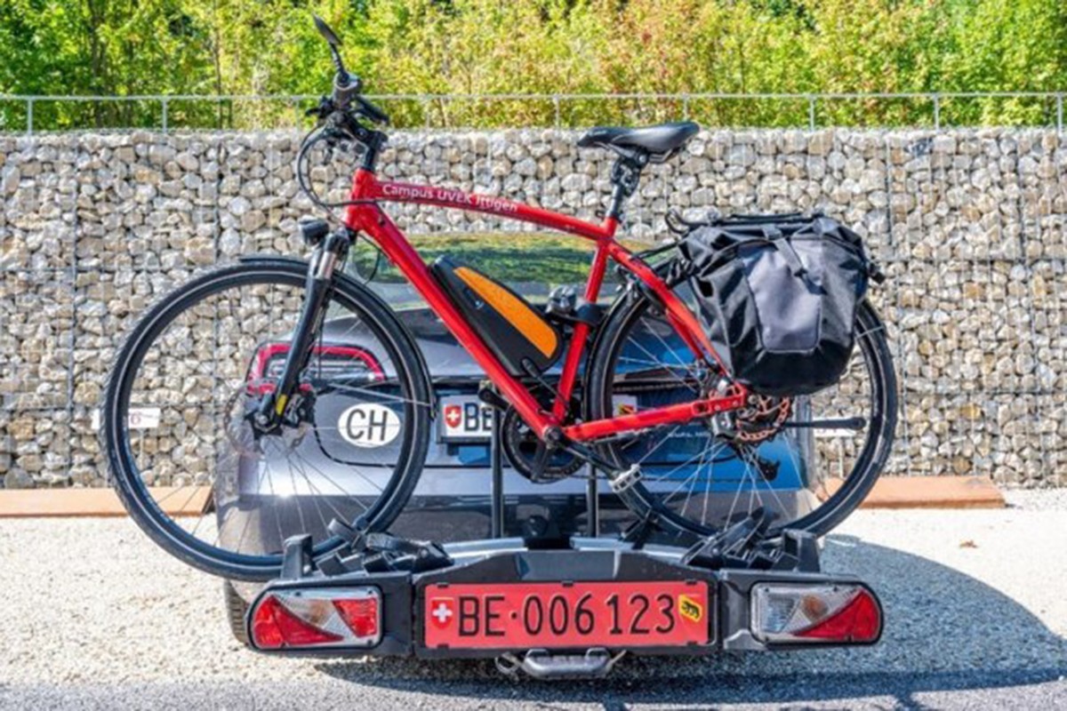 Švajcarska uvodi crvene registarske tablice