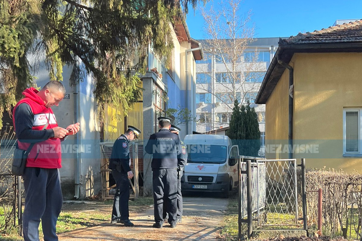 Banjalučanin povrijeđen pri utovaru namještaja, kombi se sam pomjerio