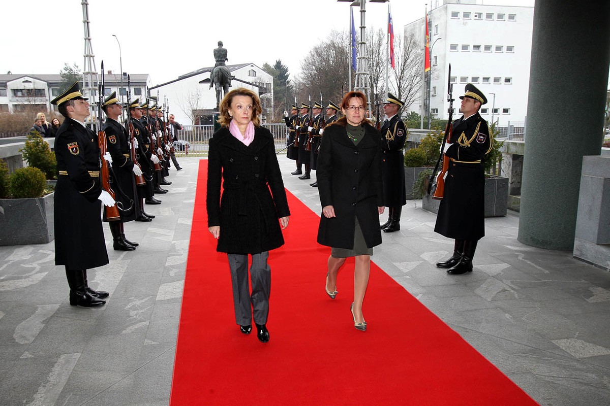 NATO je jači od malignih uticaja sa istoka