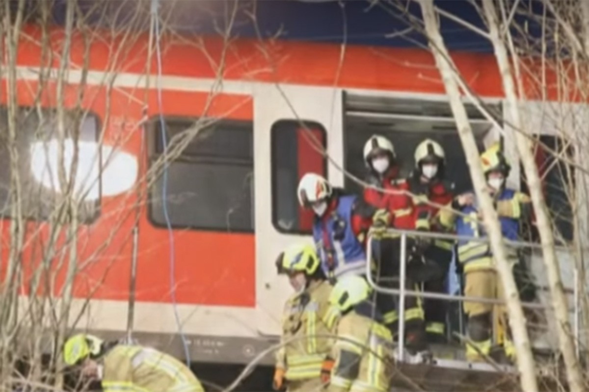Sudar vozova kod Minhena: Jedna osoba poginula, 40 povrijeđeno