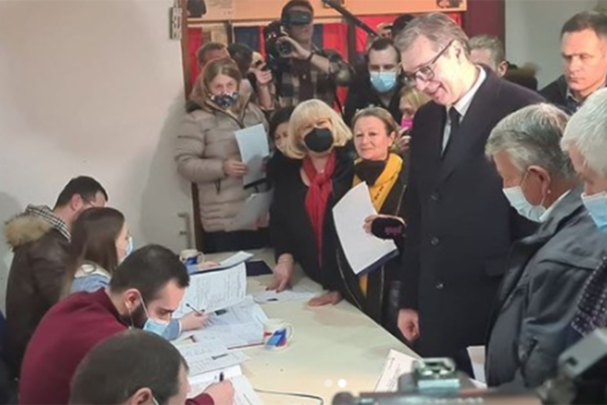 Više od 10.000 građana potpisalo podršku SNS-u