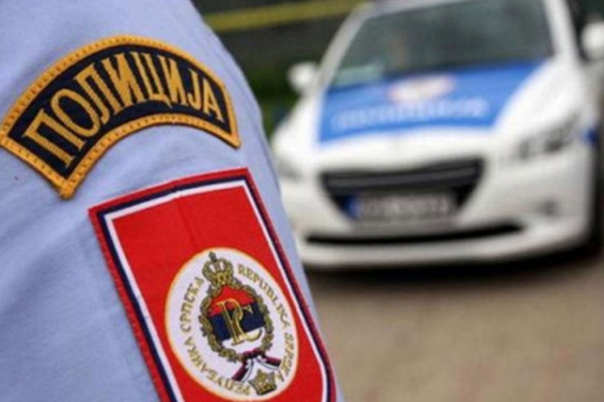 Tri osobe povrijeđene u sudaru dva vozila
