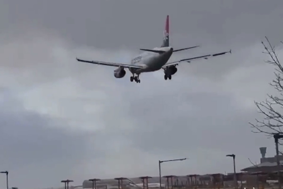 Pogledajte borbu aviona s olujom na londonskom Hitrou