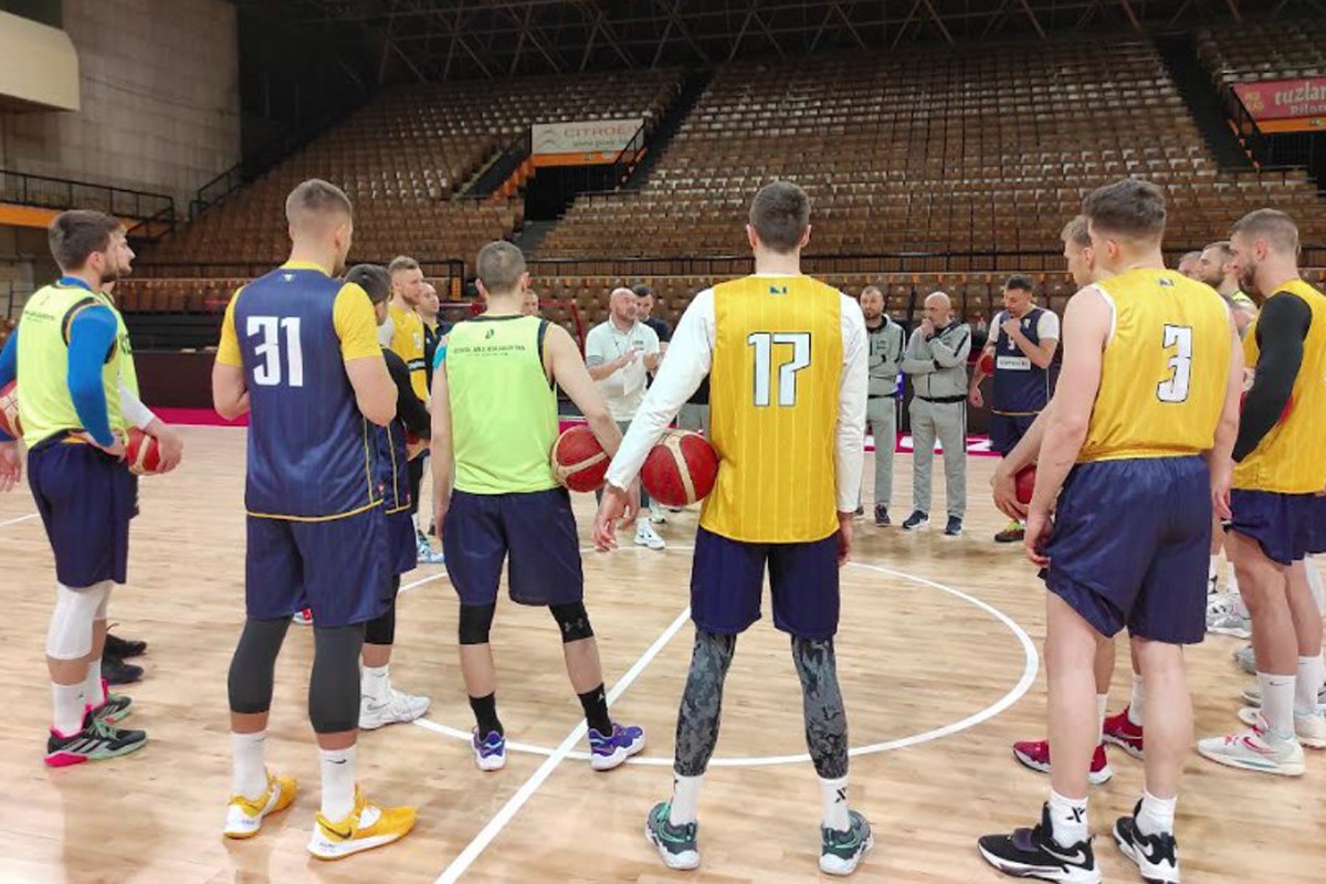 Bh. košarkaši kompletni, Bosnić trenira sa 16 igrača