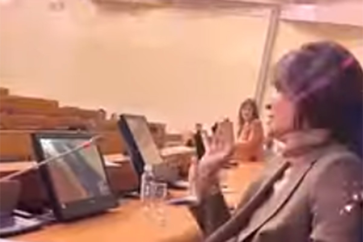 Izveo djevojku na spoj u Parlament BiH