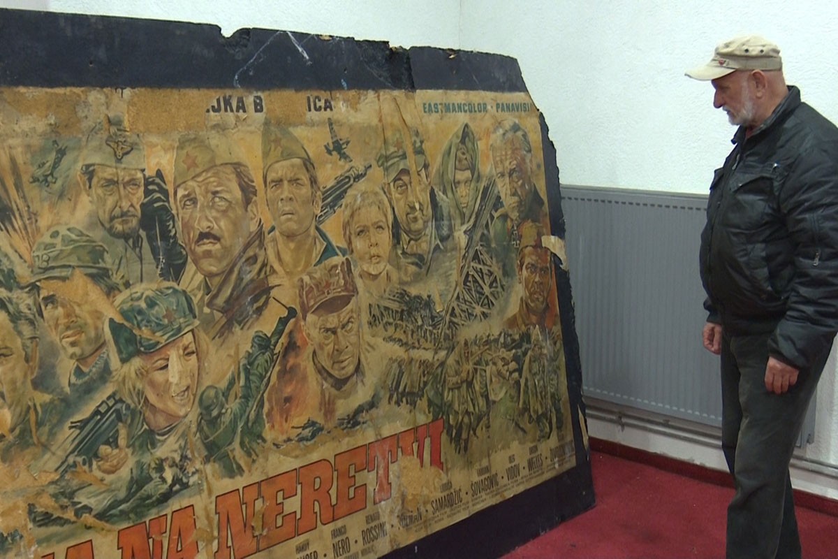 Stari plakat koji je najavljivao "Bitku na Neretvi" preživio burne decenije