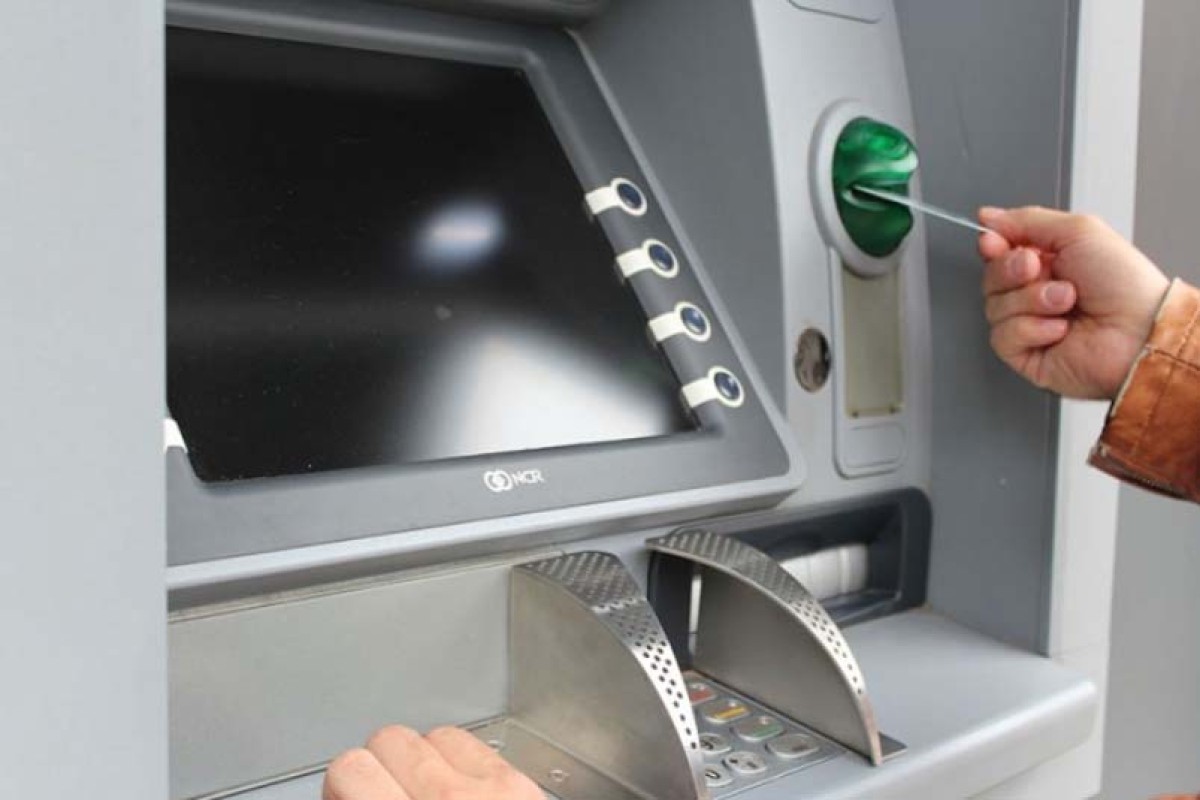 Policija traga sa nepoznatom osobom koja uzela 500 KM sa bankomata