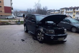 Detalji požara u Doboju: Ponovo joj zapaljen skupocjeni automobil