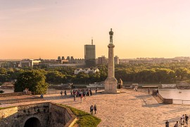 Žena pala sa Kalemegdanske terase