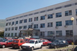 Parking gorući problem Bolnice u Trebinju