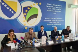 Učenike u Tuzli uče da su Srbi agresori na BiH