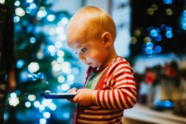 Djeca koja previše koriste telefone mogu biti depresivna ili tužna