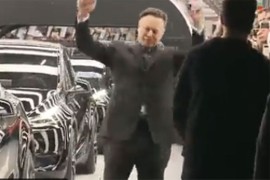 Urnebesni ples Ilona Maska zasjenio otvaranje Teslinog pogona u ...