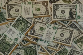 Trgovinski deficit SAD smanjen u februaru na 106,6 milijardi dolara