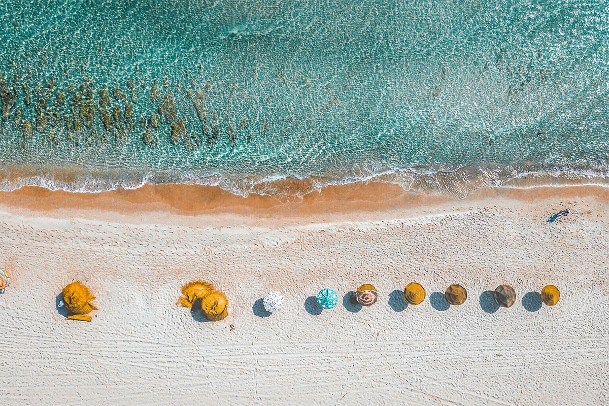 Temperatura pijeska na plaži se penje do 150 stepeni, u njemu peku i piliće