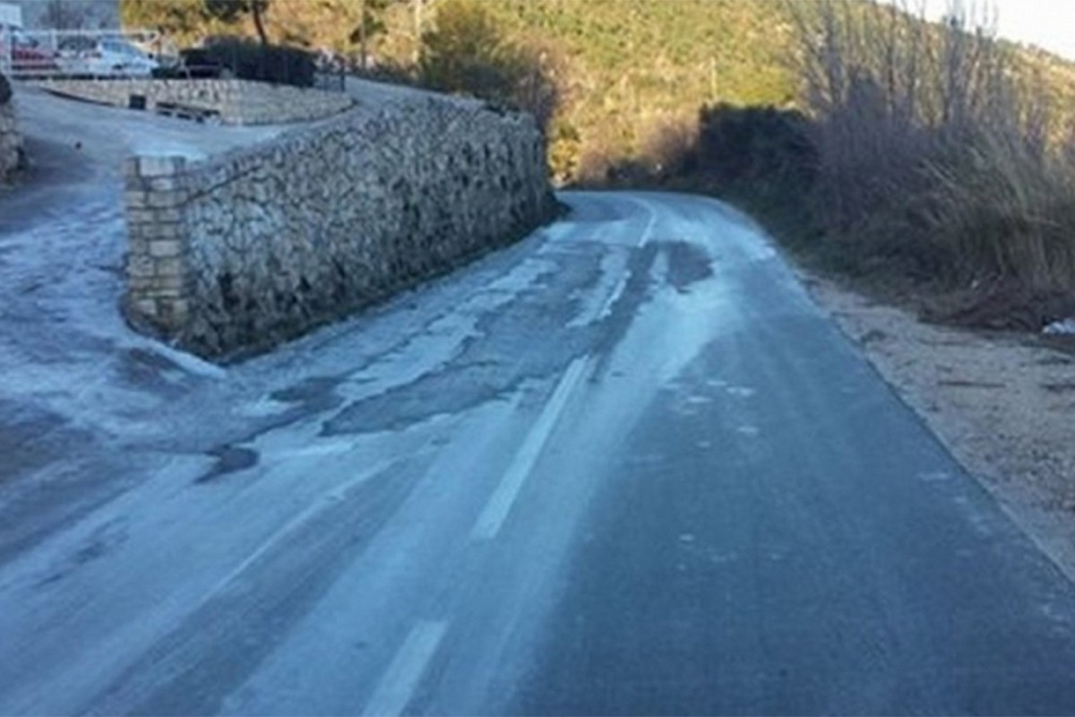Oprez, tokom jutra moguća poledica