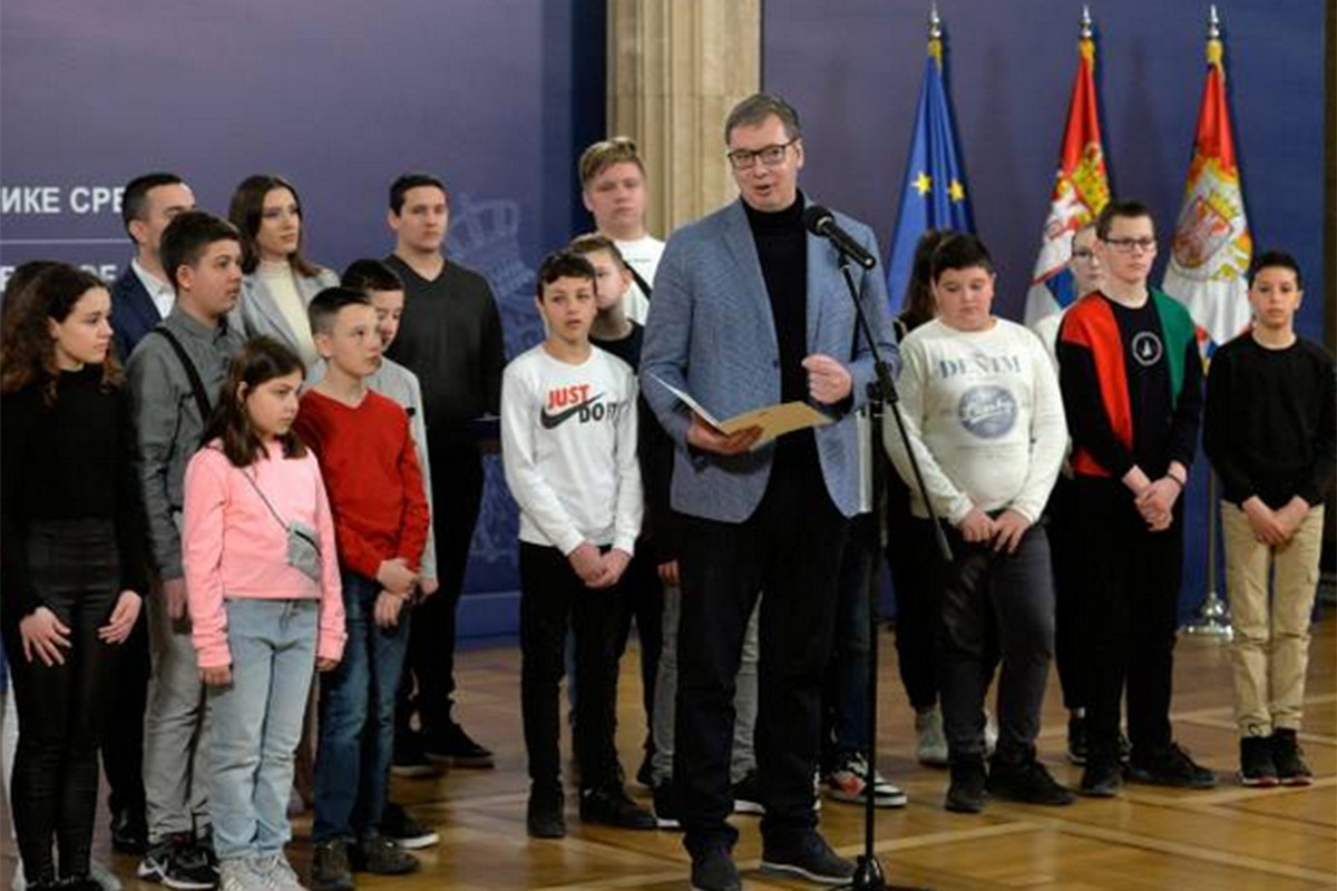 Vučić ugostio srpsku djecu: Ovdje će vas uvek dočekati ljubav