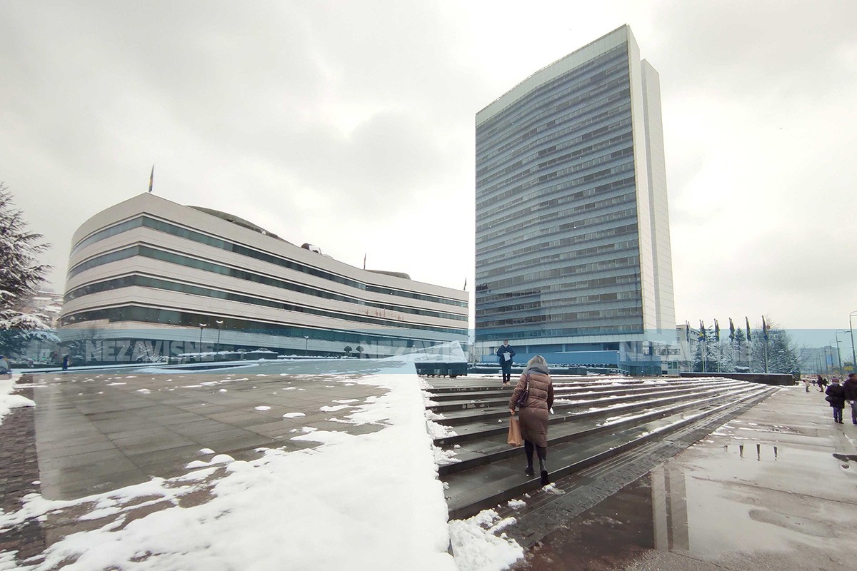 Ugašeno grijanje u obje zgrade zajedničkih institucija u Sarajevu