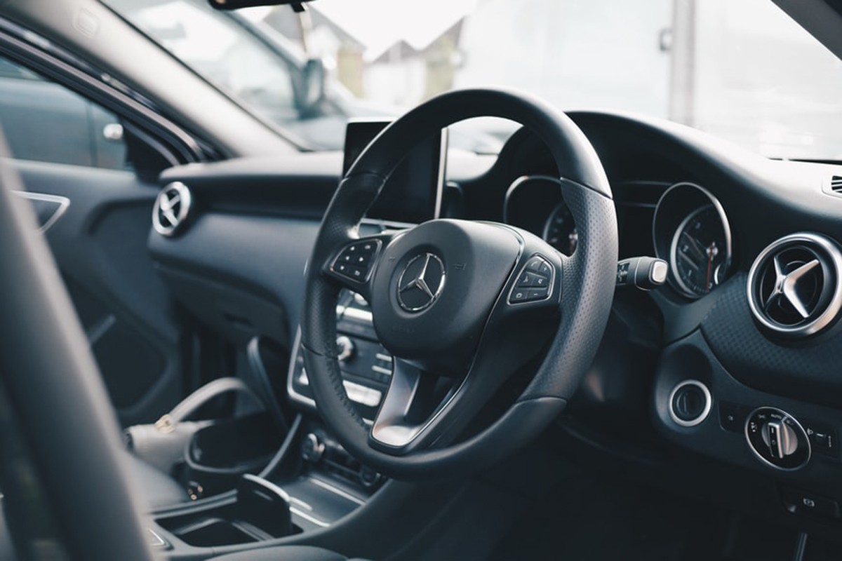 Rusija zabranila izvoz putničkih automobila, kombija i jahti