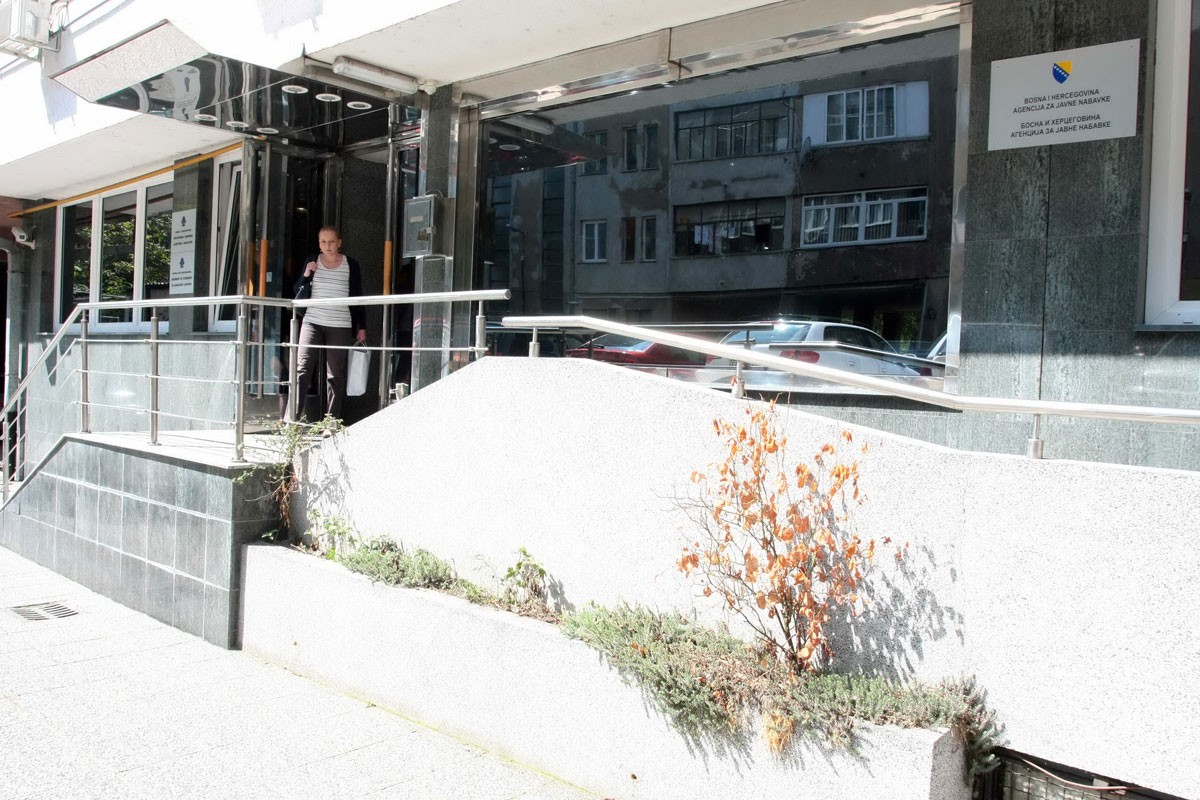 Porazan izvještaj o reformi javne uprave: "BiH ima više članova komisija nego osoblja"