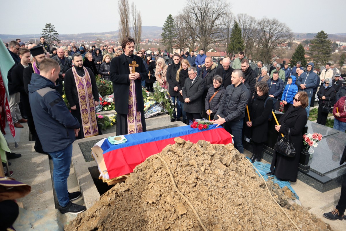 Sahranjen Savko Pećić Pesa