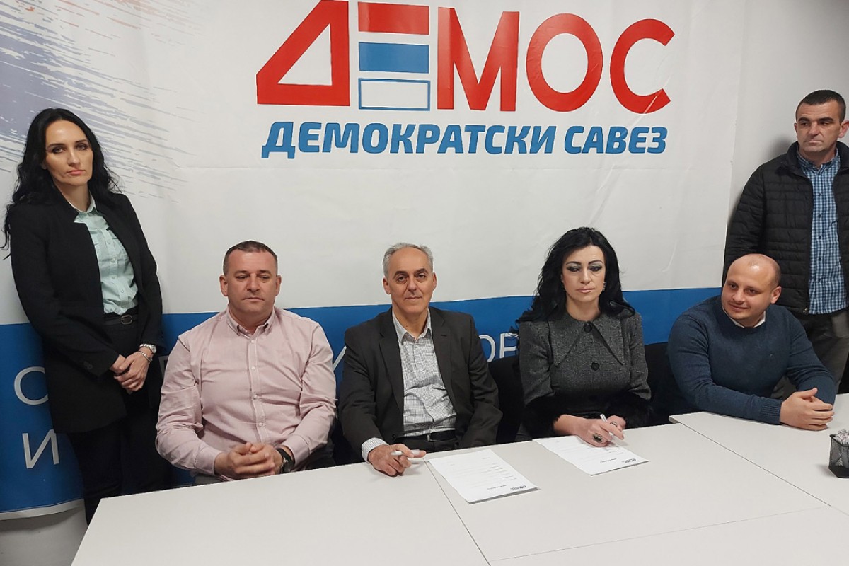 Članovi Opštinskog odbora SPS-a kolektivno prešli u DEMOS