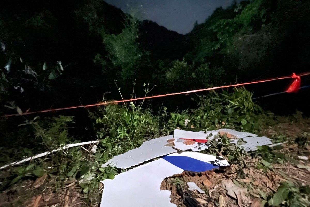 Analiza: Kineski avion u trenutku pada letio gotovo brzinom zvuka