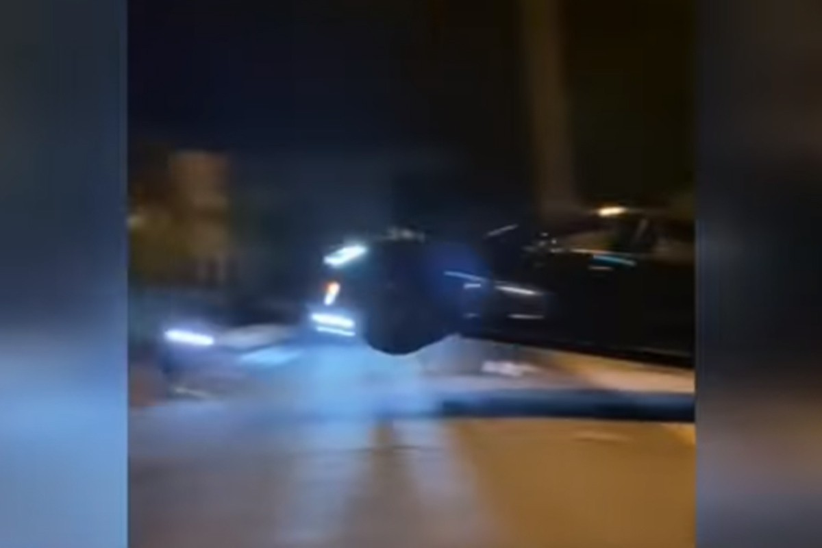 Tesla Model S preletio više od 15 metara, prisutni ostali bez riječi