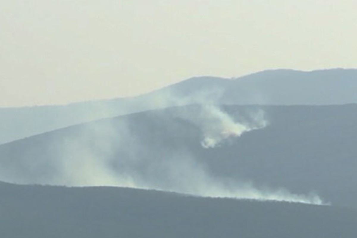Više požara u Hercegovini, helikopter gasi vatru