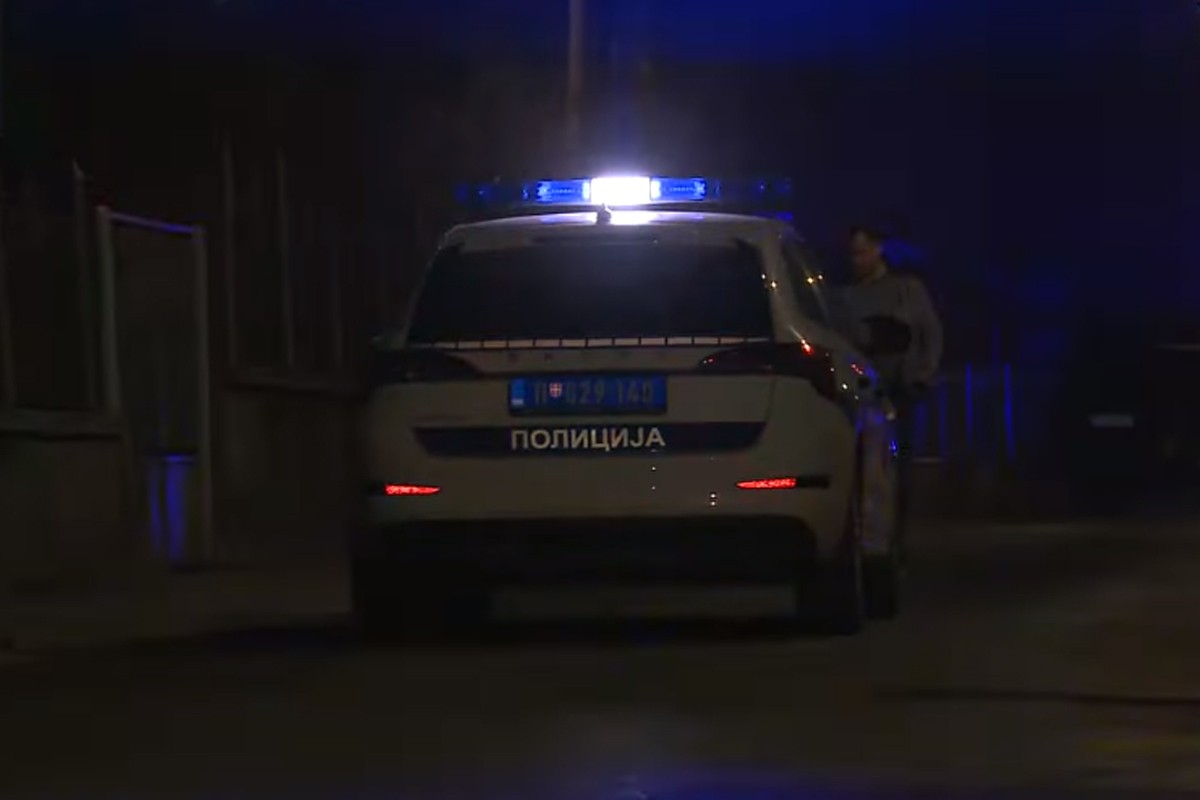 Ubijene tri osobe, među njima policajac