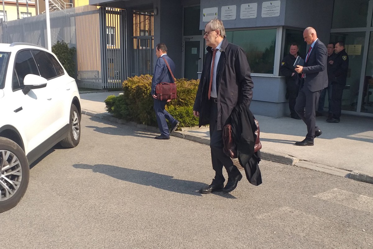 "Viškovi naoružanja prodati bez odobrenja Predsjedništva BiH"
