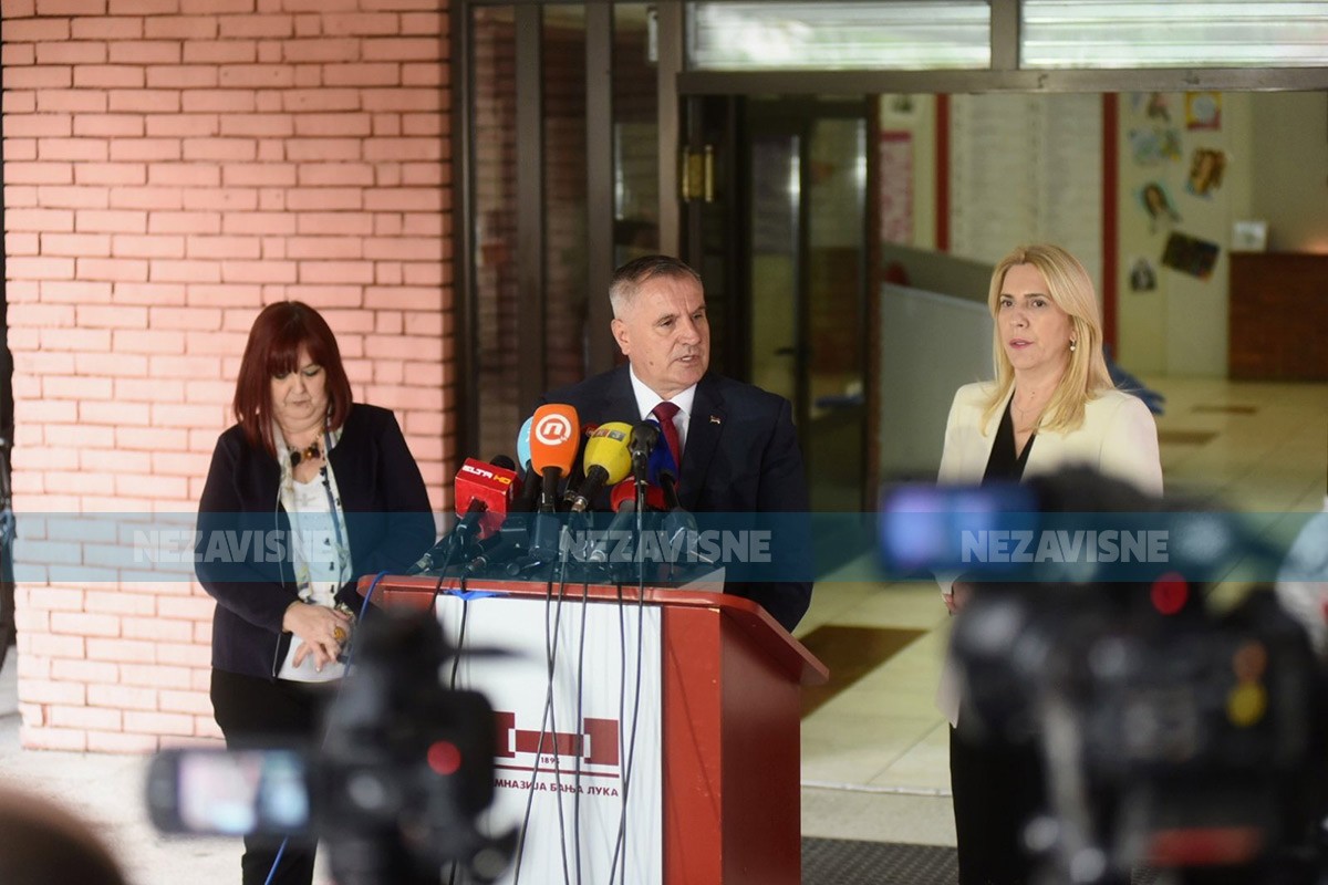 Višković i Cvijanovićeva pomažu banjalučkoj Gimnaziji