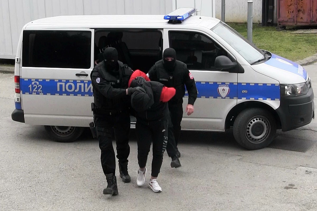 Akcija "Neon": Pronađeno 13 kilograma droge, uhapšeno osam osoba