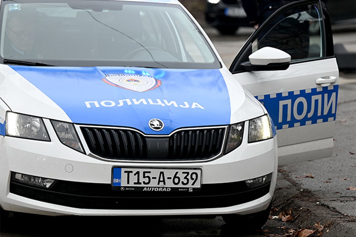 Zapalio "čeku", policija traga za piromanom
