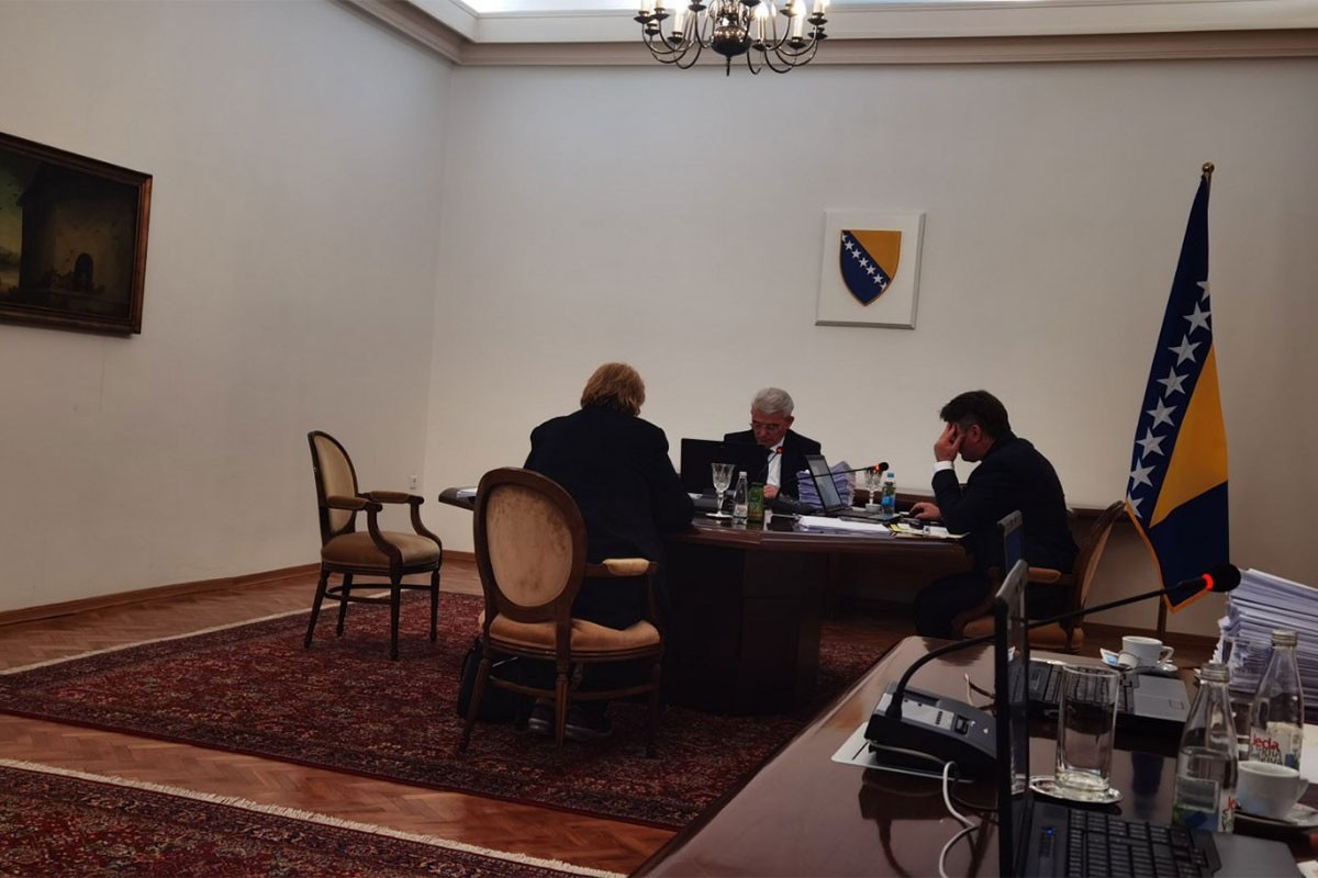 Dodik napustio sjednicu Predsjedništva BiH