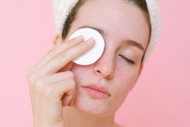 Kako skinuti vodootpornu maskaru a da ne ostanete bez trepavica