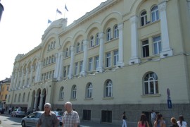 Grad Banjaluka daje novčanu pomoć višečlanim porodicama