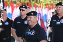 Na obilježavanju osnivanja Devete bojne HOS-a uzvici "Za dom spremni"