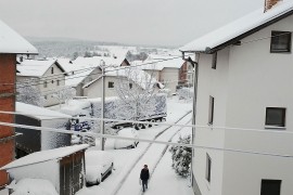 Snijeg u aprilu zadao muke vozačima