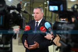 Višković: Ako pokušaju da nametnu Šmitovu odluku, branićemo se