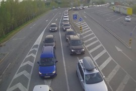 Pojačan saobraćaj na ulazu u BiH na prelazima Donja Gradina i ...