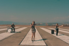 Lana Škrgatić predstavila pjesmu „Uz tebe volim se“